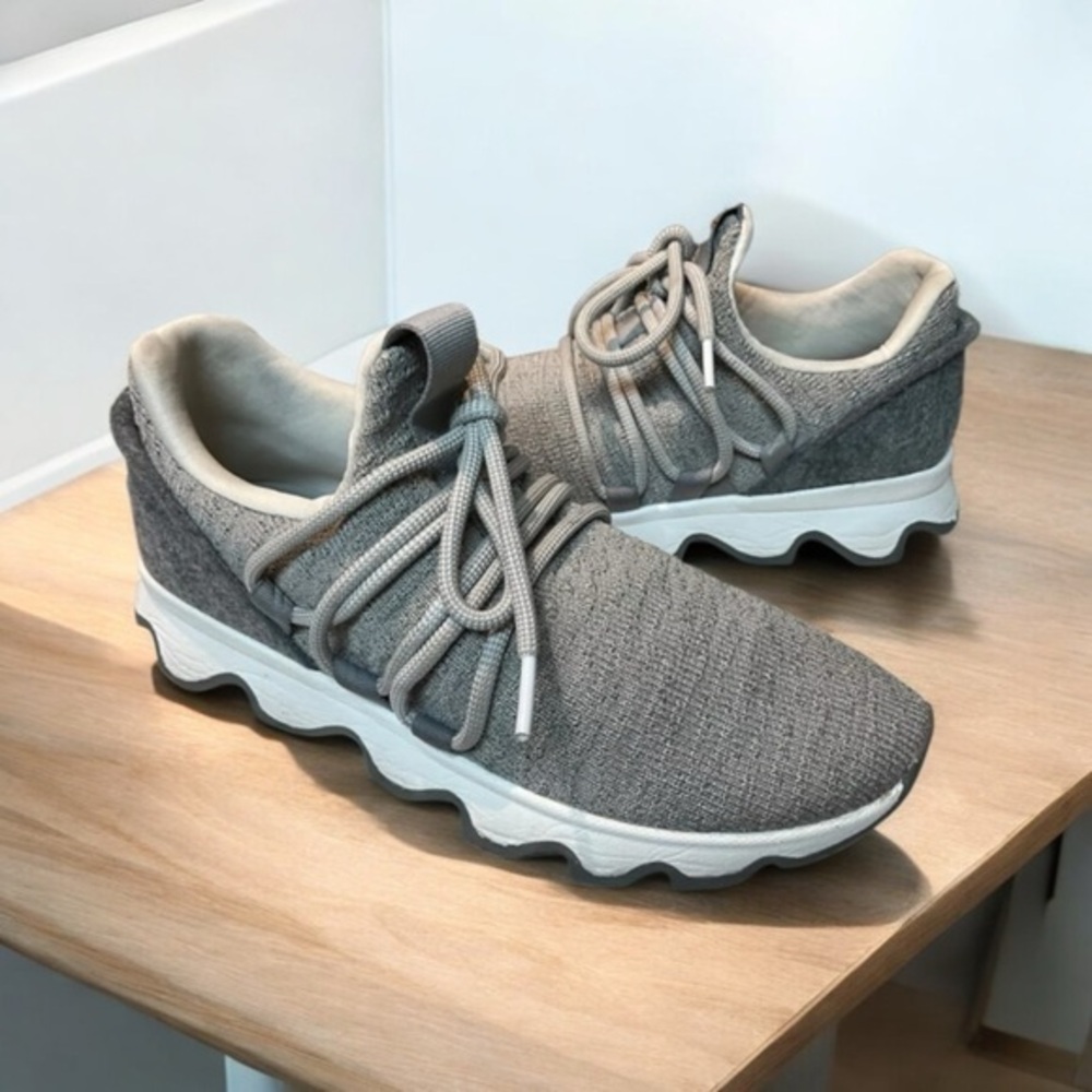 SOREL® Kinetic™ Lace Sneaker -Grey- Women's Size 7½